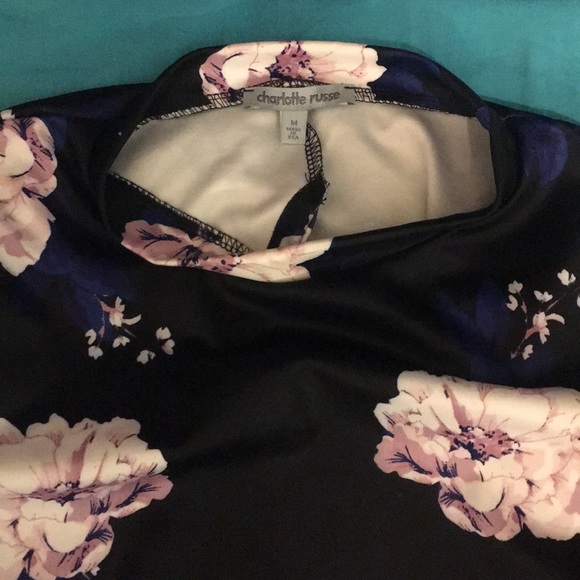 Charlotte Russe floral crop with open back. - Picture 3 of 3